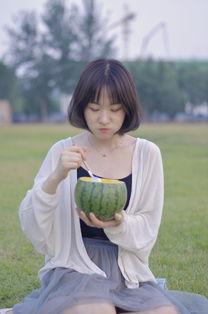 今日份吃瓜女孩